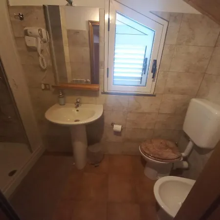 Bb Mariolo House 3* Cesarò